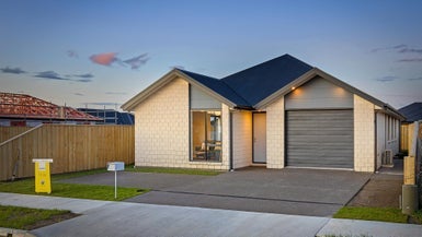 13 Nathaniel Archer Street, Woodend, Woodend - Carousel 1