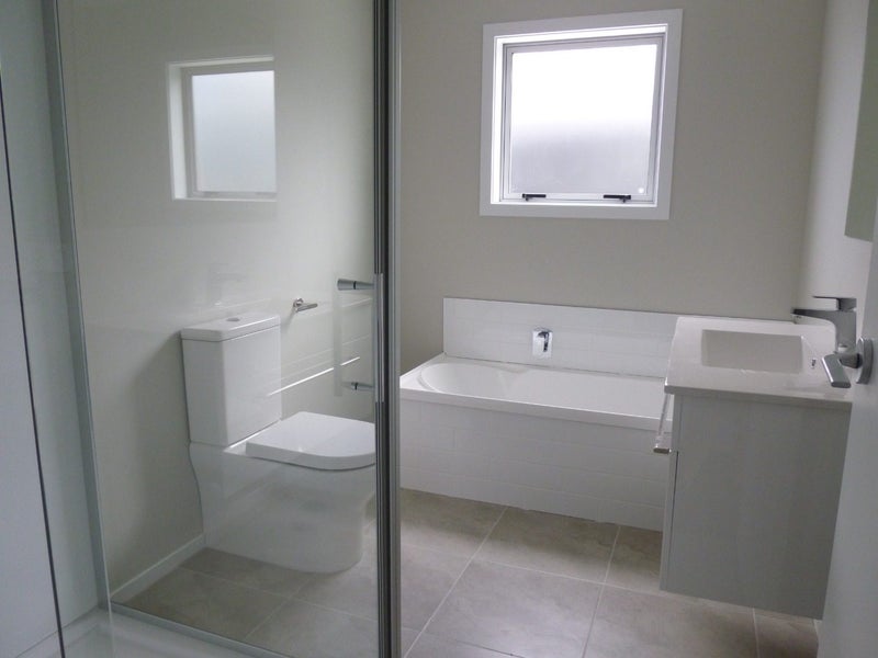 15 Ridgedale Crescent, Flagstaff, Hamilton - Carousel 13