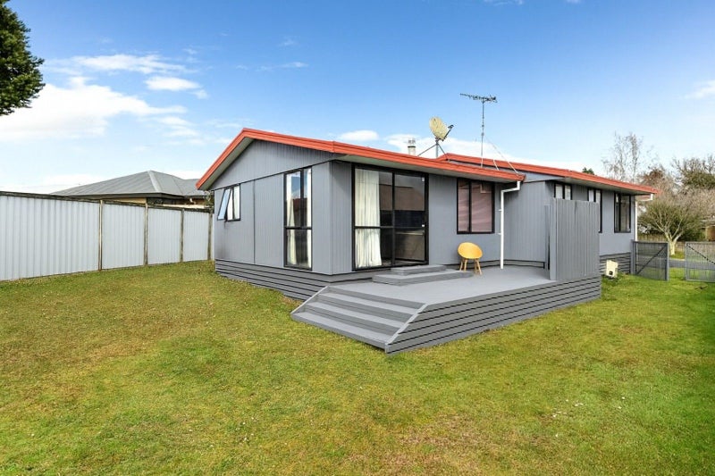 6 Balmerino Crescent, Pukete, Hamilton - Carousel 1