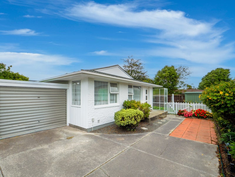 2/17 Lake Terrace Road, Burwood, Christchurch - Carousel 1