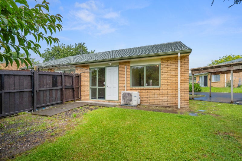 7/12 Blueridge Close, Sunnyvale, Auckland - Carousel 1