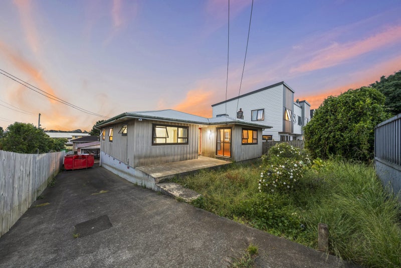 8 View Road, Mangere, Auckland - Carousel 2