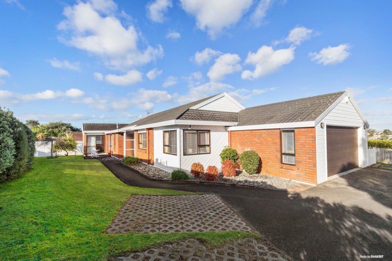 31 Kennedy Avenue, Forrest Hill, Auckland - Carousel 1