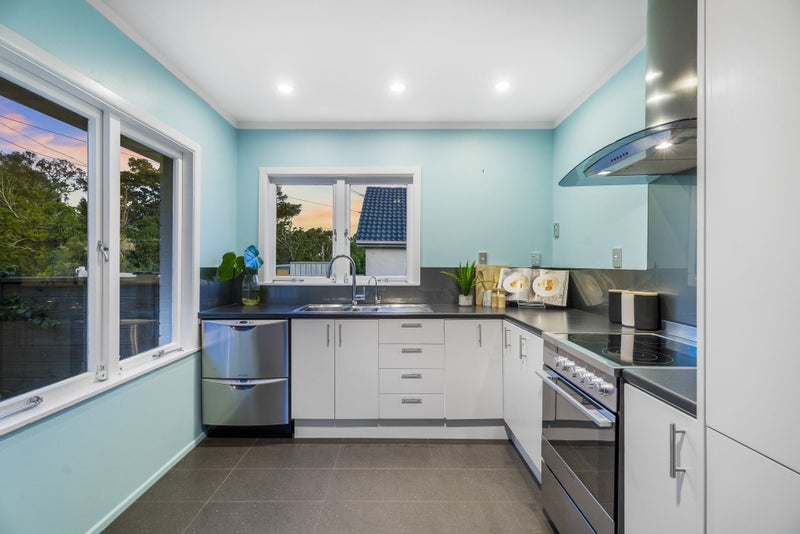 30 Saxon Street, Waterview, Auckland - Carousel 2