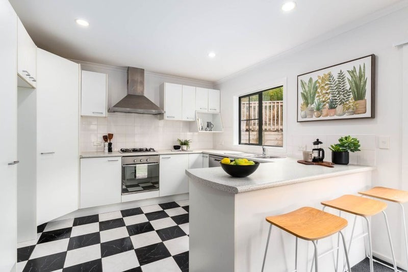 70 Erlestoke Crescent, Churton Park, Wellington - Carousel 2