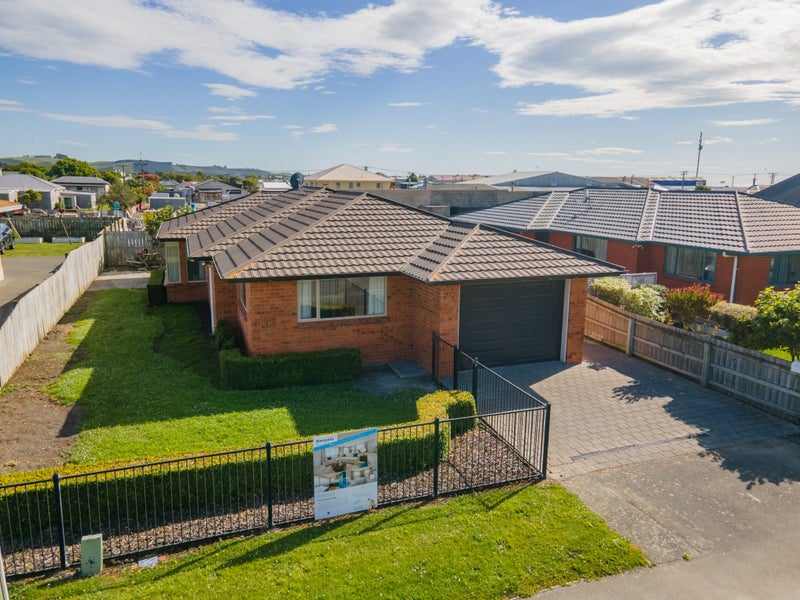 16 Trent Street, Oamaru, Oamaru - Carousel 1
