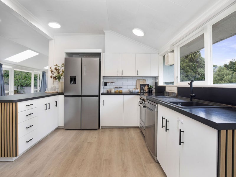 18 Rimu Road, Raumati Beach, Paraparaumu - Carousel 2