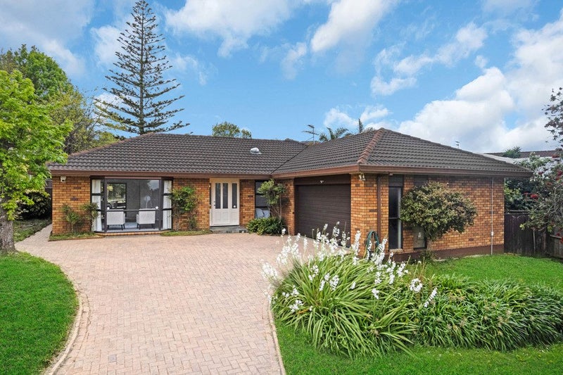 25 Lexington Drive, Botany Downs, Auckland - Carousel 1