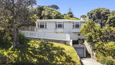 105 Volga Street, Island Bay, Wellington - Carousel 1