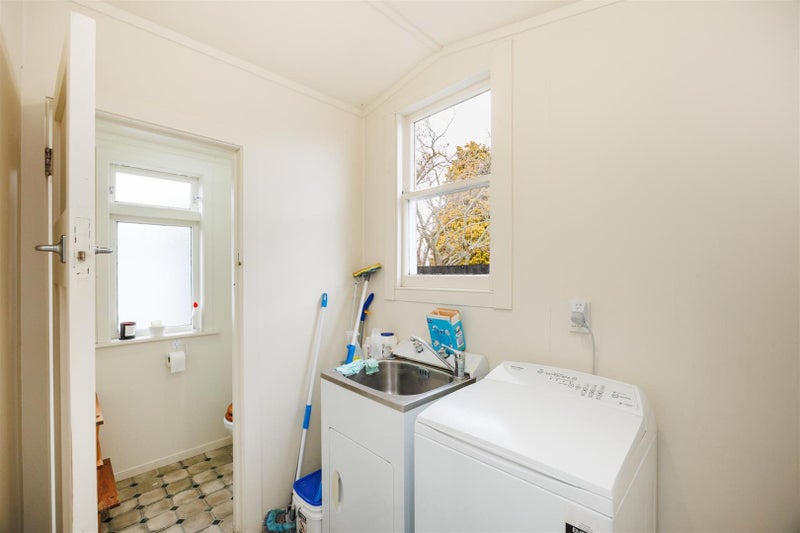 369 Wellington Road, Marton - Carousel 20
