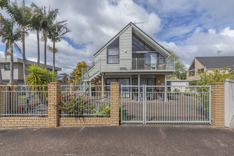 1/7 Pegasus Place, Half Moon Bay, Auckland - Carousel 2