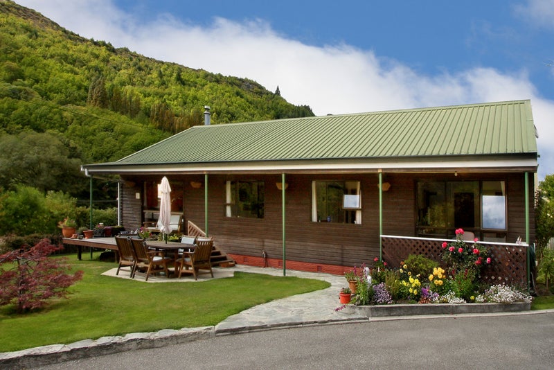 8 Boundary Street, Arrowtown, Arrowtown - Carousel 2