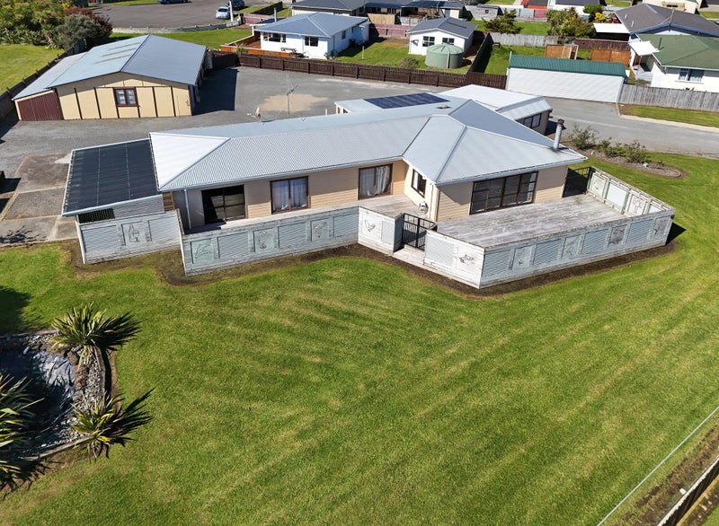 75 Seabury Avenue, Foxton Beach, Foxton - Carousel 1