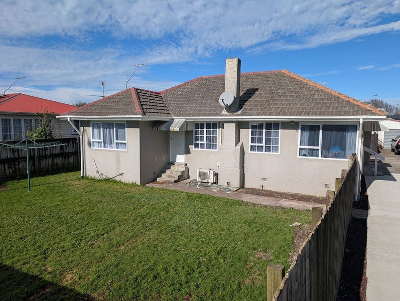84 Browns Road, Manurewa, Auckland - Carousel 1