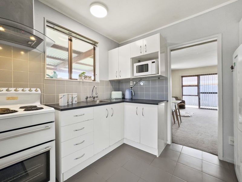 1/366 Bucklands Beach Road, Bucklands Beach, Auckland - Carousel 2