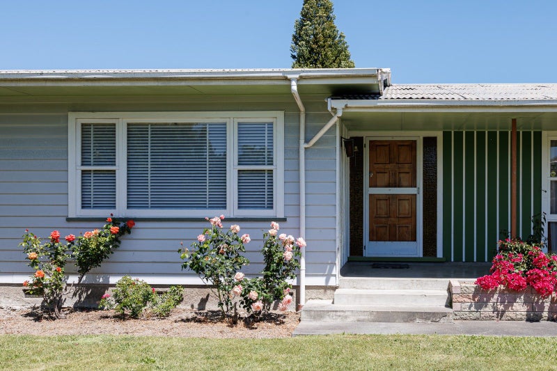 2 Kent Terrace, Taradale, Napier - Carousel 1