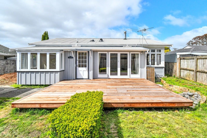 1/2 Onslow Road, Papakura, Auckland - Carousel 2