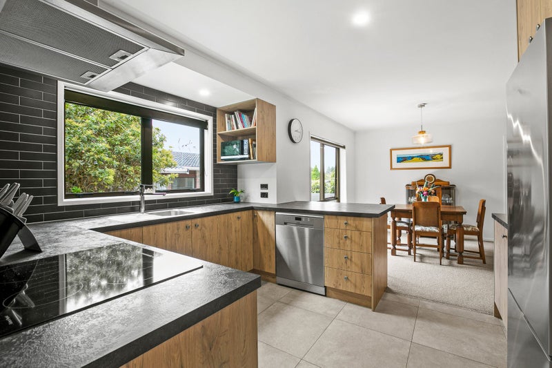 62 Heta Road, Highlands Park, New Plymouth - Carousel 2