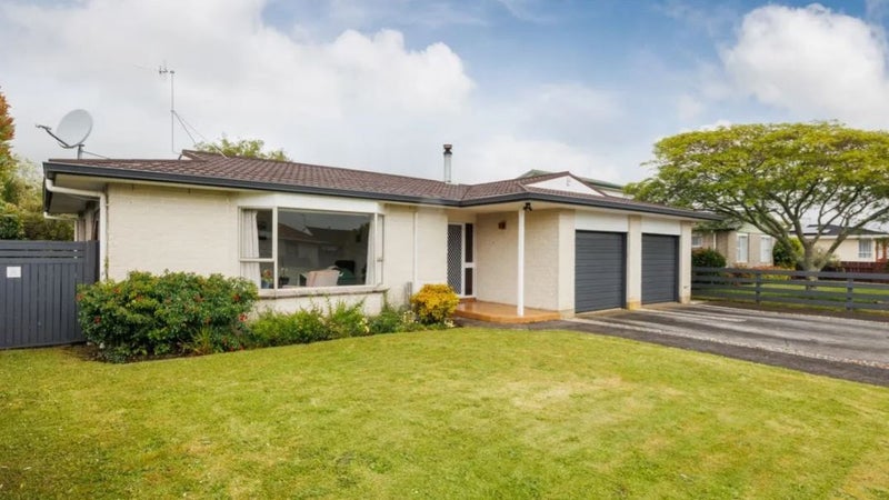 31 Pencarrow Street, Highbury, Palmerston North - Carousel 1