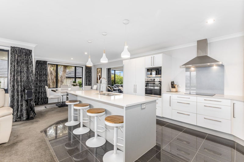 73 Aotea Drive, Aotea, Porirua - Carousel 2