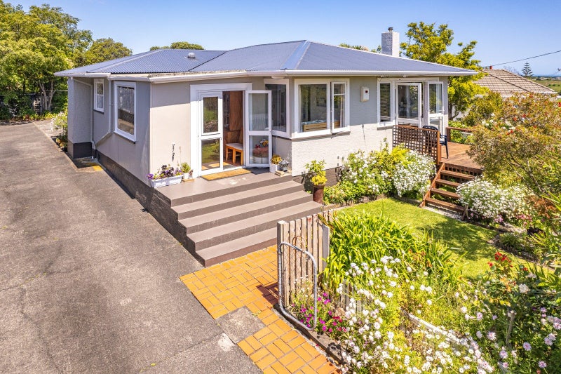 7 East Way, Durie Hill, Whanganui - Carousel 1