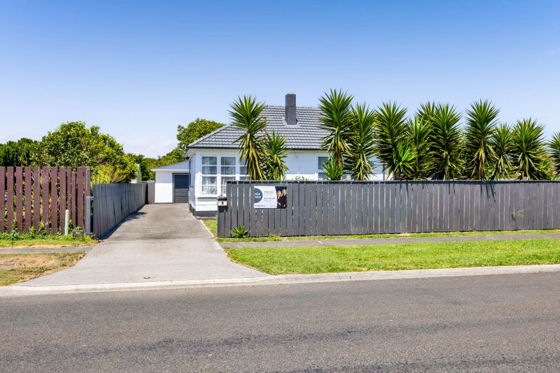 2 Gladstone Street, Hawera - Carousel 22