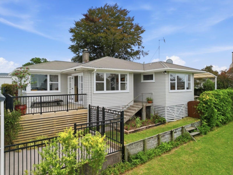4 Wiltshire Place, Te Puke, Te Puke - Carousel 1