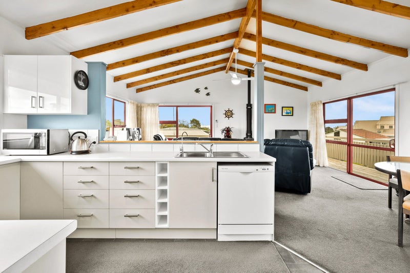 107 Centennial Avenue, Thames - Carousel 2