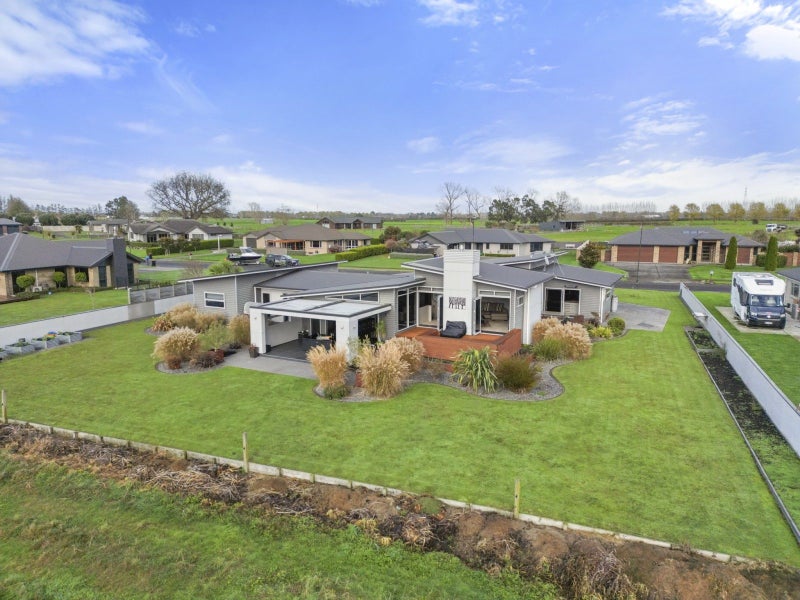 12 Ridgeview Drive, Te Aroha, Te Aroha - Carousel 1