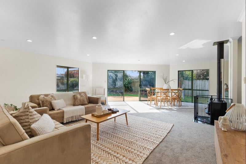 13 Homewood Avenue, Levin, Levin - Carousel 2