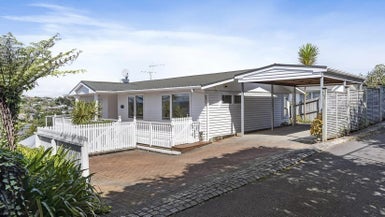 1/7 Colmar Road, Mellons Bay, Auckland - Carousel 1