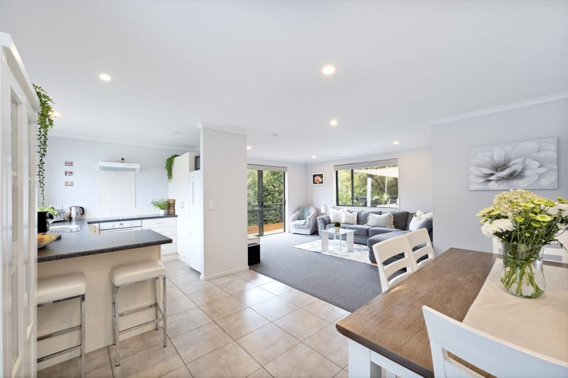 21 Misty Valley Drive, Henderson, Auckland - Carousel 2