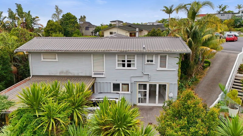 31 Copperfield Terrace, Mellons Bay, Auckland - Carousel 1