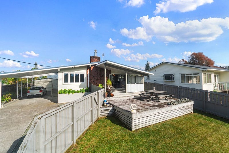 29 Lyndhurst Road, Te Atatu South, Auckland - Carousel 2
