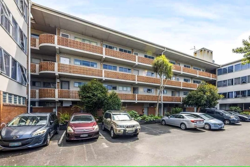 2Q/94 Dominion Road, Mount Eden, Auckland - Carousel 12