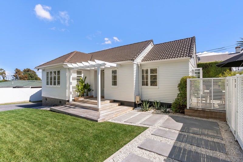 1 Cadman Avenue, Waterview, Auckland - Carousel 1