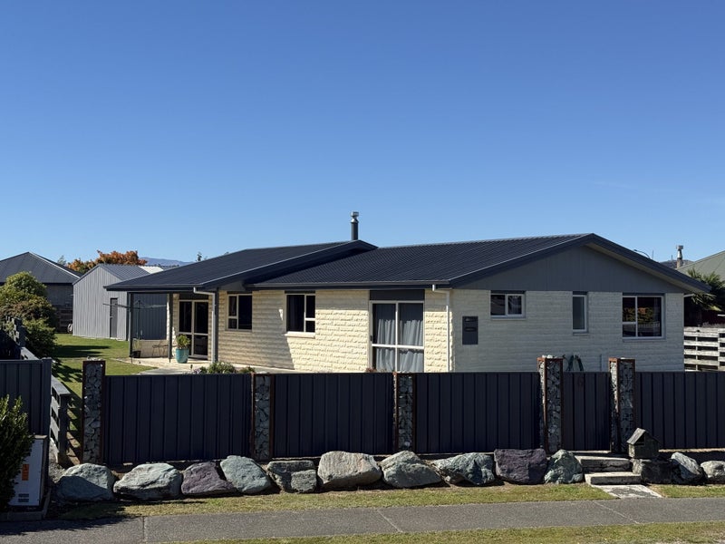 6 Kepler Place, Te Anau, Te Anau - Carousel 1