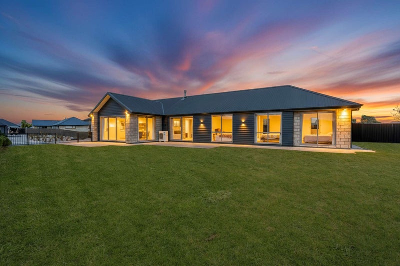 100 Hoffman Court, Waikiwi, Invercargill - Carousel 1
