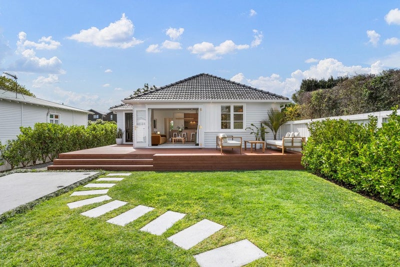 17 Phyllis Street, Mount Albert, Auckland - Carousel 2