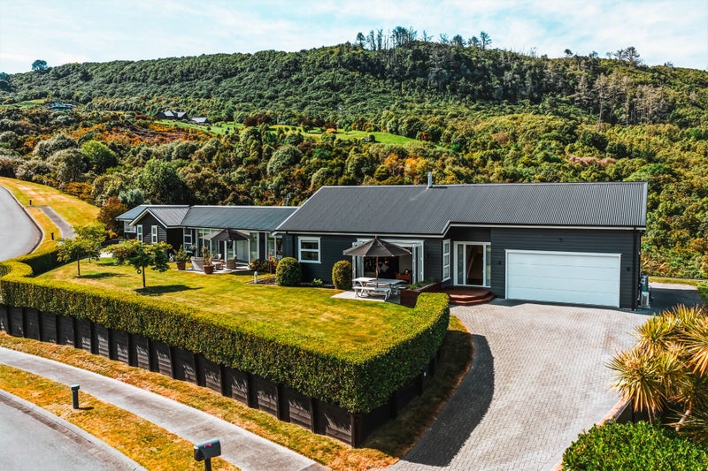 1 Peregrine Place, Taupo - Carousel 35