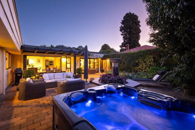 2/96 Nile Street, Nelson, Nelson - Carousel 23