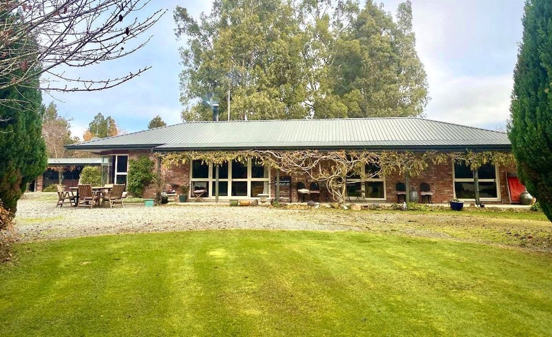 1015 Ellis Road, Lumsden - Carousel 2