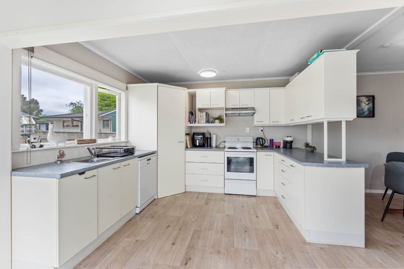 296 Main Highway, Otaki - Carousel 2