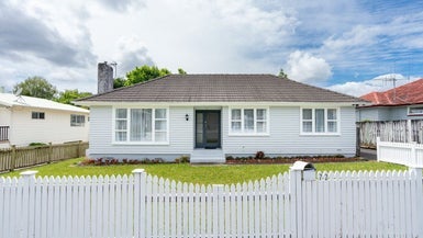 72 Urlich Avenue, Melville, Hamilton - Carousel 1