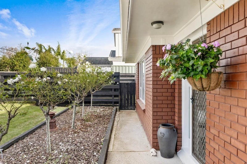 11A Levaut Place, Half Moon Bay, Manukau City, Auckland - Carousel 2