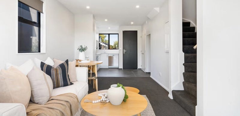 2/27 Harewood Road, Papanui, Christchurch - Carousel 2