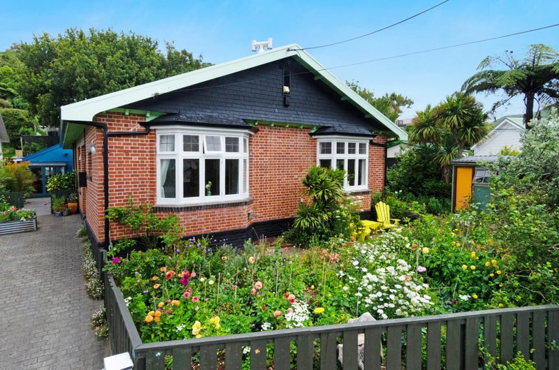 383 Karori Road, Karori, Wellington - Carousel 1