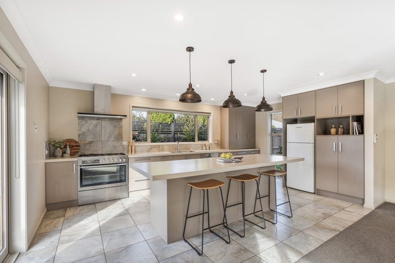 16 Bernice Crescent, Yaldhurst, Christchurch - Carousel 2