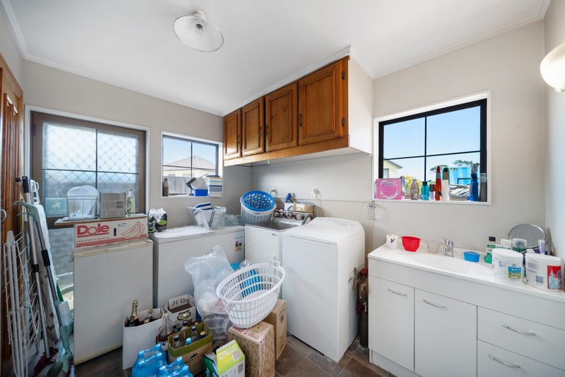 9 Samara Place, Clendon Park, Auckland - Carousel 17