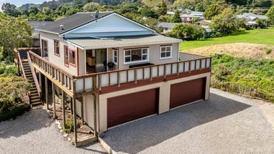 33 Hookway Grove, Paraparaumu - Carousel 1